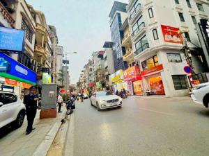 Bán Tòa Nhà 9 Tầng Mặt Phố Tây Hồ - 160m2 - Thông Sàn - Có Hầm - Kinh Doanh Đỉnh